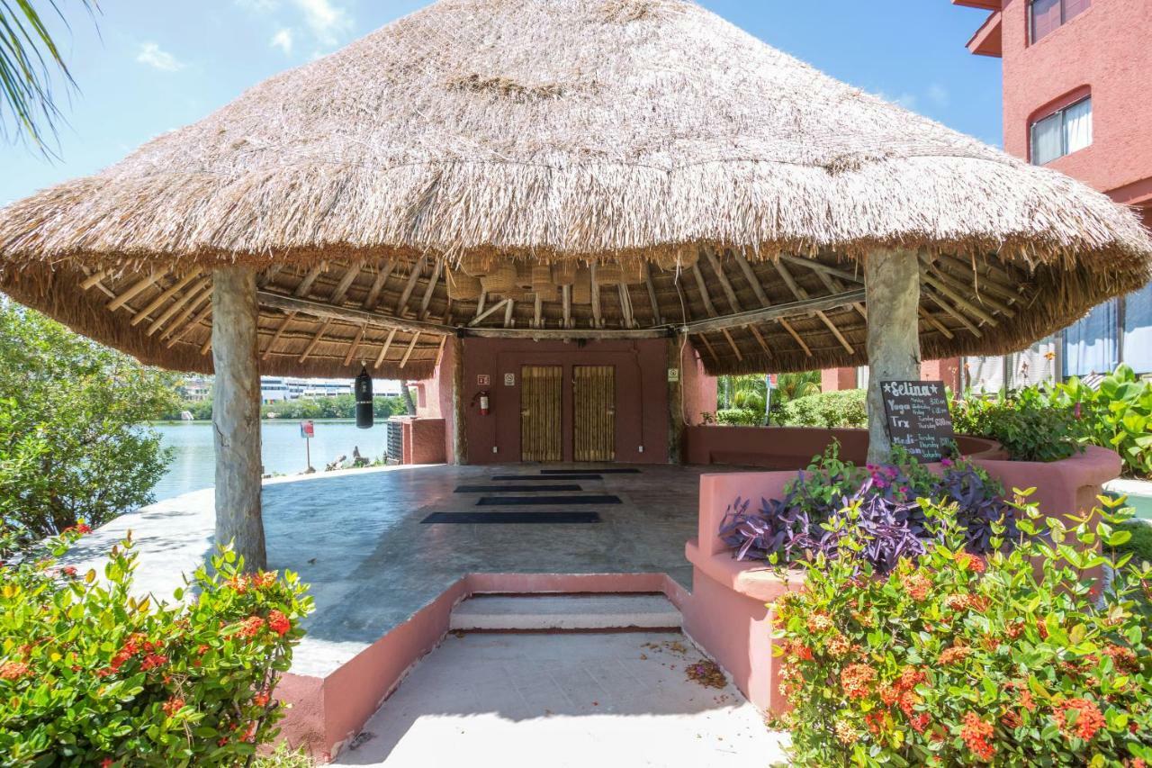 Selina Cancun Laguna Hotel Zone Exterior photo